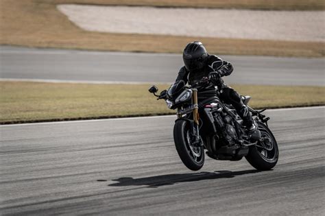 Read expert reviews, user reviews & compare with triumph speed triple 2021 is a 2 seater super sport. 2021 Triumph Speed Triple 1200 RS launched in India at INR ...