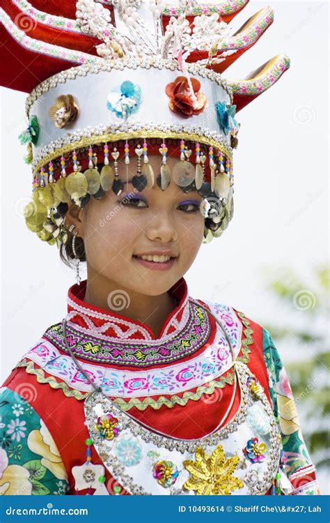 Chinese Ethnic Girl In Traditional Dress Stock Images Image 10493614