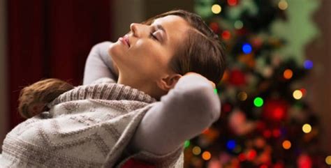 8 Effective Ways To De Stress This Holiday Season