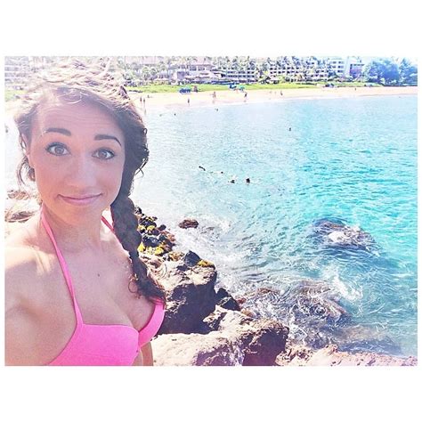 Colleen Ballinger Best Bikini And Cleavage Photos 19 Pics Sexy Youtubers