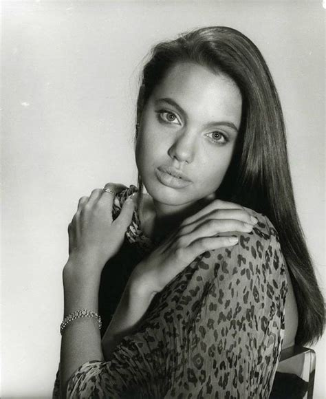 First Photoshoot Of Angelina Jolie When She Was 15 Years Old Angelina Jolie Jovem Angelina