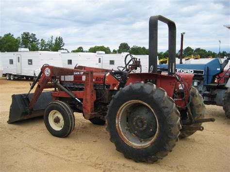 Case International 385 2 Wd Farm Tractor Jm Wood Auction Company Inc