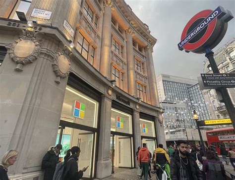 Revisited Microsoft Experience Centre Regents Street London Retail