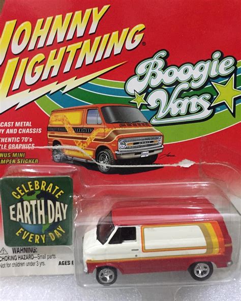 Pin By Alan Braswell On Johnny Lightning Diecast Cars It Cast Toy Car