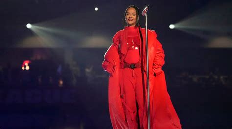Rihanna Pregnant With Second Child Reps Confirm After Halftime Show