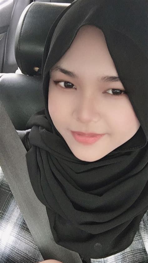 pin by jazz🦋 on selfie 🫶🏻 fashion hijab selfie