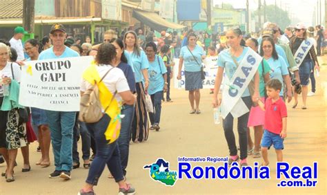 VÍDEO Cujubim realiza desfile Cívico em comemoração ao Bicentenário