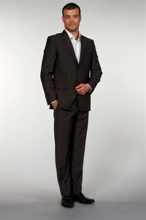 Neuf avec étiquette et sans ourlet. Costume 2 pièces gris anthracite uni homme - Acheter ce ...