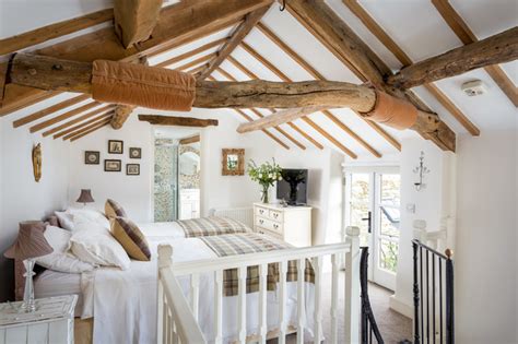 Bag End Mezzanine Bedroom Country Bedroom Gloucestershire By