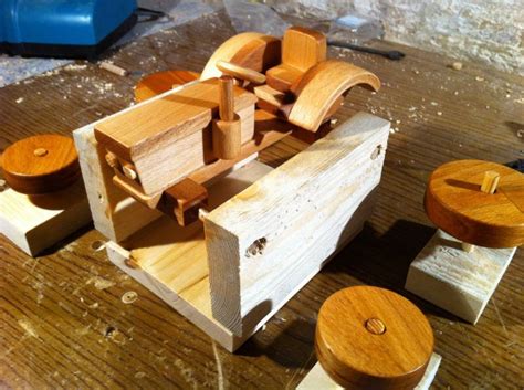 Holzspielzeug online kaufen bei holzspielzeug peitz. Holztraktor | Holztraktor, Holzspielzeug selber bauen