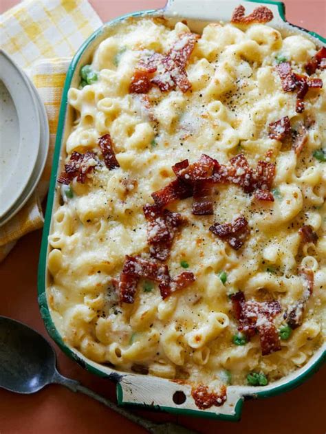 With the perfect ratio of milk to cheese to sauce, this jump to the baked mac and cheese recipe or watch our quick recipe video showing you how we i wish that wasn't true, but for now, to make the best mac and cheese, it's best to shred the. Creamy Baked Carbonara Mac and Cheese - Spoon Fork Bacon