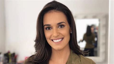Lívia Nepomuceno Apresenta Miss Brasil Mundo 2018 E Comemora