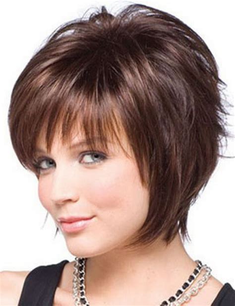 Women are at some point obsessed with their hair at the age of 15 or 50 she has the same love for her hair and wants to try different hairstyles. 25 Beautiful Short Haircuts for Round Faces 2017
