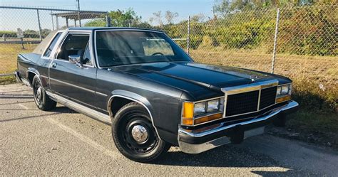 Heres Why The Ford Ltd Crown Victoria Is The Best Demolition Derby Car