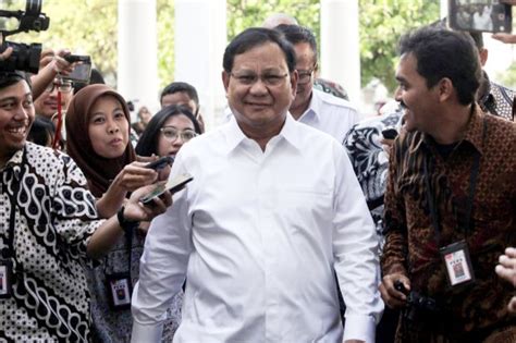 Customer service staff, gaji 2,5 juta per bulan; Jadi Menhan, Segini Gaji yang Diterima Prabowo Sebagai 'Pembantu' Jokowi - Makassar Terkini