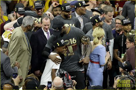 Photo Lebron James Cries Gets Emotional After Nba Finals Win