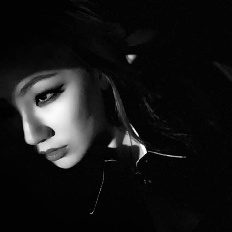 Pin De Yalalilium Em Solo Artist Groups Labels 2ne1 Chaelin Lee