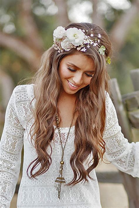 Wedding Hairstyles With Flowers 30 Looks Expert Tips Boho Wedding