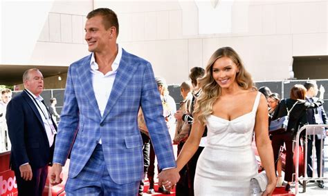 Rob Gronkowskis Girlfriend Camille Kostek Lands On Si Swimsuit Cover