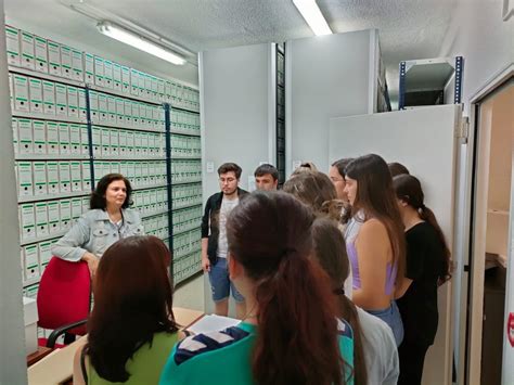 Alumnos De Bachillerato Del Ies Carlos Cano Conocen El Archivo