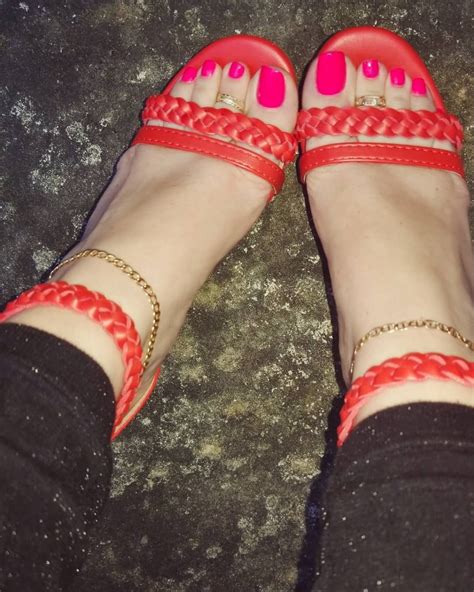 nice toes pretty toes feet soles women s feet high heels stilettos red toenails perfect