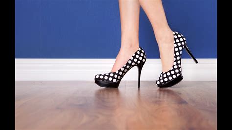 How To Walk In High Heels The World Hour