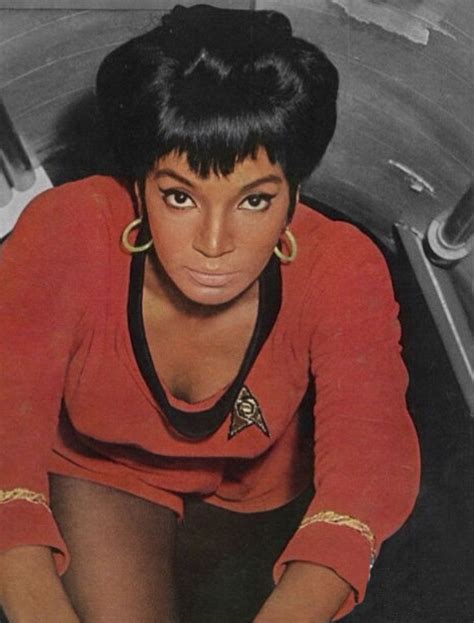 Nichelle Nichols En Star Trek 1966 Nichelle Nichols Jet Magazine