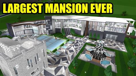 Touring The Largest Mansion Ever With The Creators Roblox Welcome To