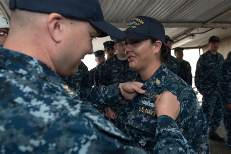 Get 4 premium squads at once for the price of 3! Female Enlisted Sailors Can Now Apply for Submarine Duty ...