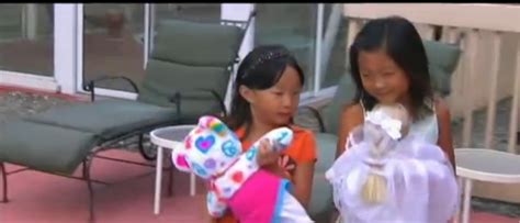 Abc Adopted Chinese Sisters Reunite After Discovering They Had A Twin Asamnews