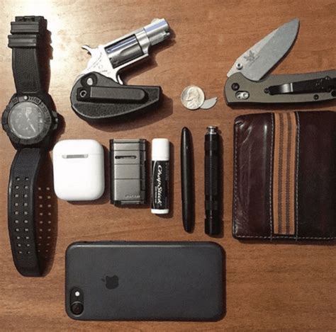 Everyday Carry Pocket Dump Of The Day Parole Officer Knows When To