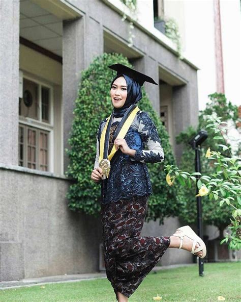 Look Fabulous When You Graduated Tips And Tricks For Wisuda Look In