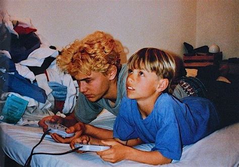 James Franco And Dave Franco Playing Video Games In The Early 1990s R