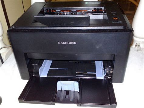 The first copy comes in less than 10 seconds, and the print quality is average. Samsung ML-1640 Laser Printer | Tim & Chrissie Home | Flickr