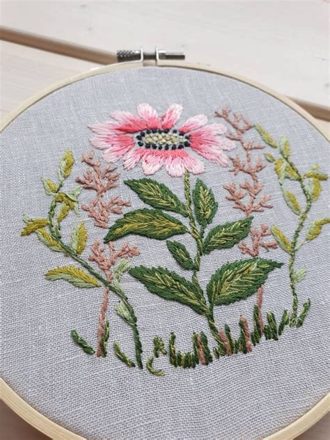 Daisy Flower Embroidery Hoop Embroidered Bouquet Botanical Etsy