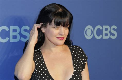 Ncis Star Pauley Perrette Hospitalized By Allergic Reaction To Hair Dye