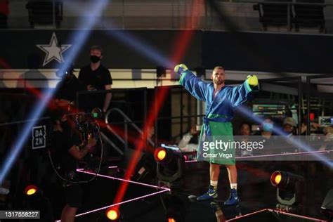 Billy Joe Saunders Photos And Premium High Res Pictures Getty Images