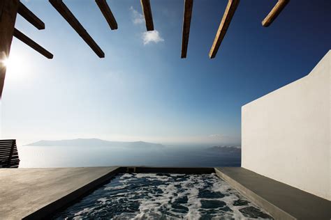 Pool Suite Remezzo Suites Exclusive Rooms In Imerovigli Santorini