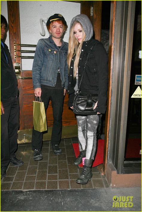 Avril Lavigne Dinner With Ex Husband Deryck Whibley Photo 2605852 Avril Lavigne Deryck