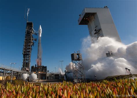 Spaceflight Now Atlas Launch Report Atlas 5 Rocket Continues Legacy
