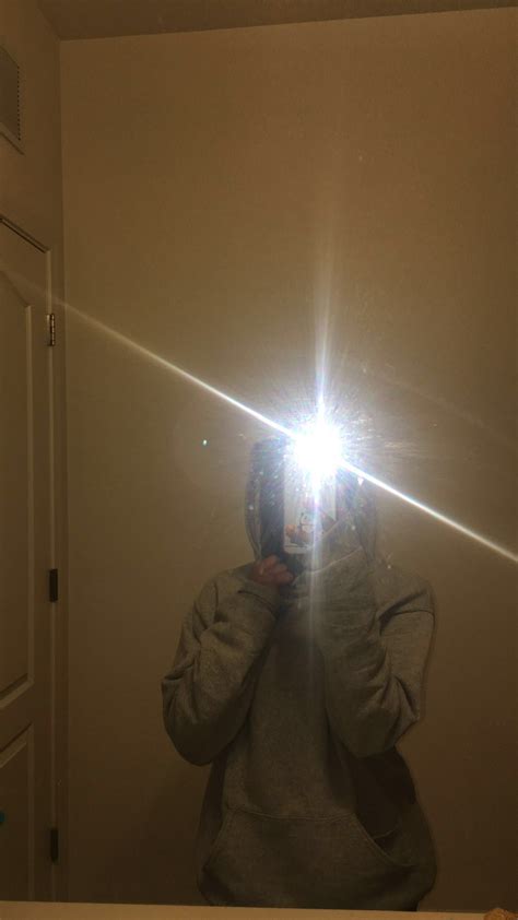 Snapchat Aesthetic Iphone Mirror Selfie Hidden Face Pin By Sakani
