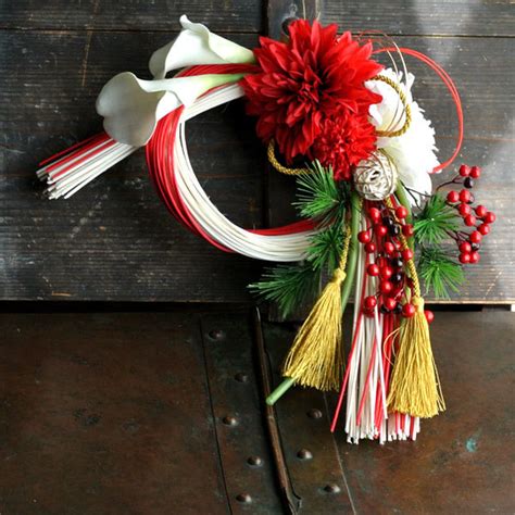 The site owner hides the web page description. 和モダンお正月飾り ラタンベース紅白☆響花 | ハンドメイド ...