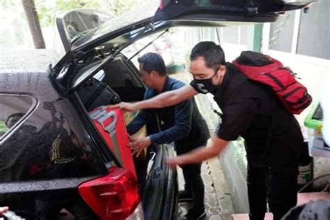 Cari Bukti Kpk Geledah Pendapa Dan Kantor Dpubmsda Radar Surabaya