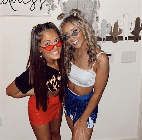 Two Person Halloween Costumes Easy College Halloween Costumes Halloween Costumes For Teens