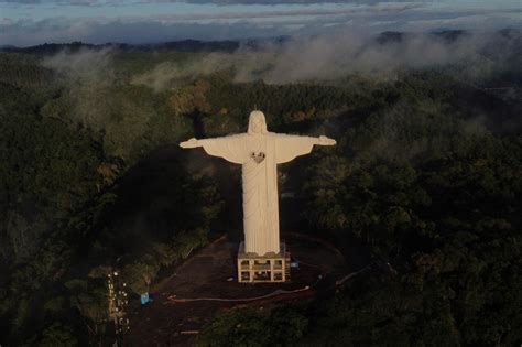 Town In Brazil Completes Jesus Statue Christ The Protector