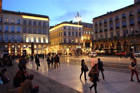 Rue Sainte Catherine A Mile Of Pedestrian Only Shopping In Bordeaux