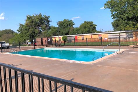 AVALON MEADOWS - 2610 Old Iowa Park Rd | Wichita Falls, TX Apartments