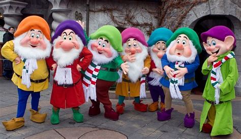 Meeting Christmas Seven Dwarfs Fantasyland Disneyland Par Flickr