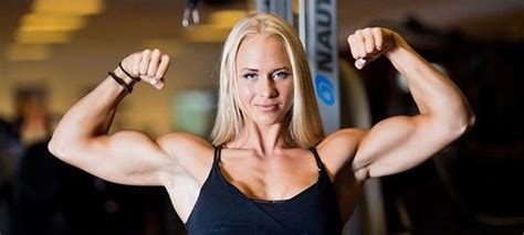 quick delivery female bodybuilder 80 s 90 s found photo color muscle woman portrait en 16 18 m