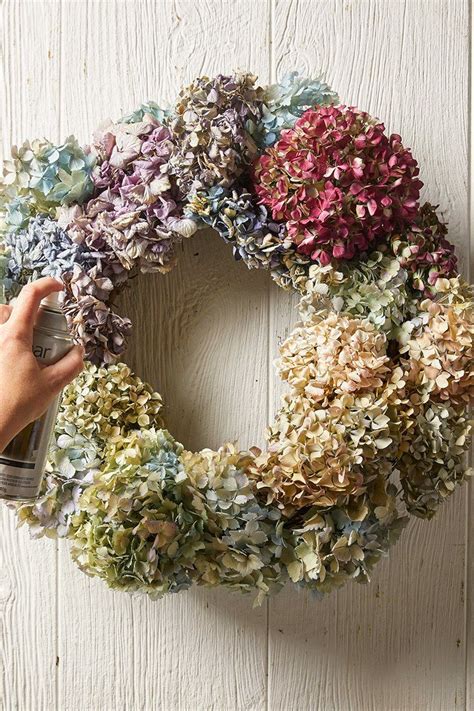 Display Your Hydrangeas All Year With A Gorgeous Dried Floral Wreath